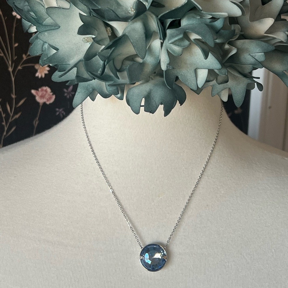 Swarovski blue topaz pendant necklace